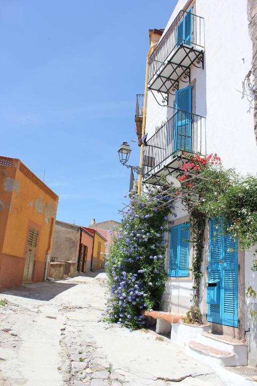 Guest house Bosa Guest House 2*